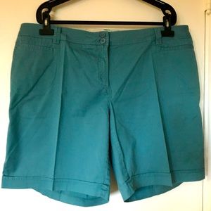 Avenue signature chino shorts. Torquoise SZ 22